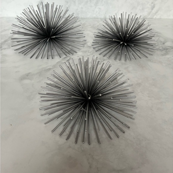 Set of Three Silver Color Retro Inspired Star Burst Wall Art or Table Art. - Picture 6 of 8